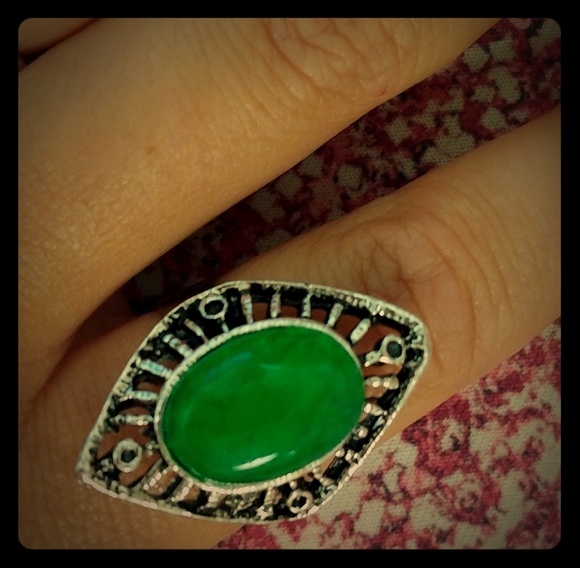 Large, beautiful, one of a kind ring - Picture 1 of 1